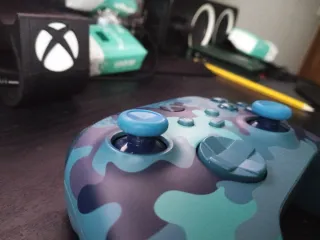 Mando Xbox Series X Camuflaje