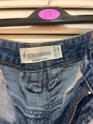 Pantalones Shorts Vaqueros Rotos Stradivarius 34