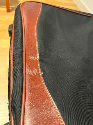 Maleta mediana Samsonite negra y marrón