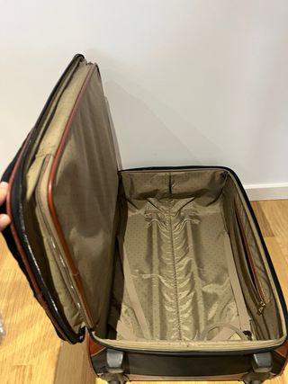 Maleta mediana Samsonite negra y marrón