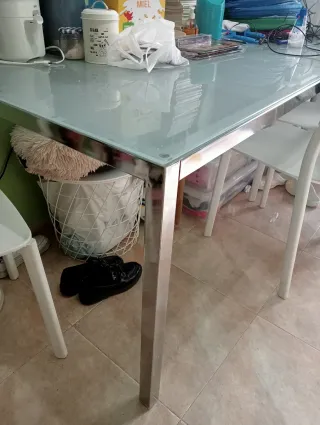 Mesa de comedor cristal y metal