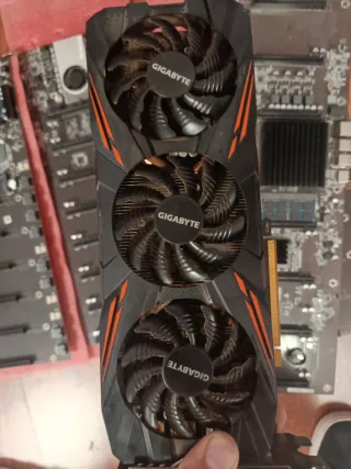 Placas Base y Tarjetas Gráficas