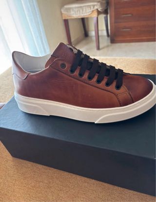 Zapatillas de cuero marrones para hombre