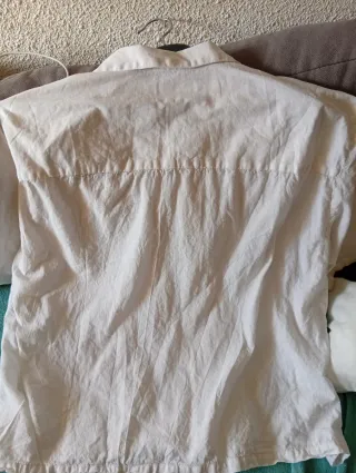Camisa Pull&Bear Blanca Talla XL y camiseta negra
