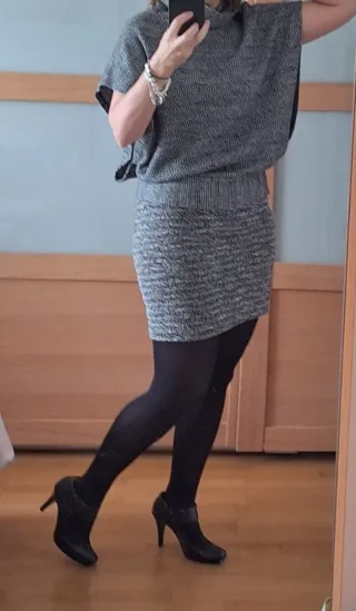 Conjunto de invierno gris y multicolor