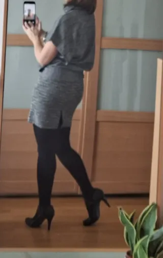 Conjunto de invierno gris y multicolor