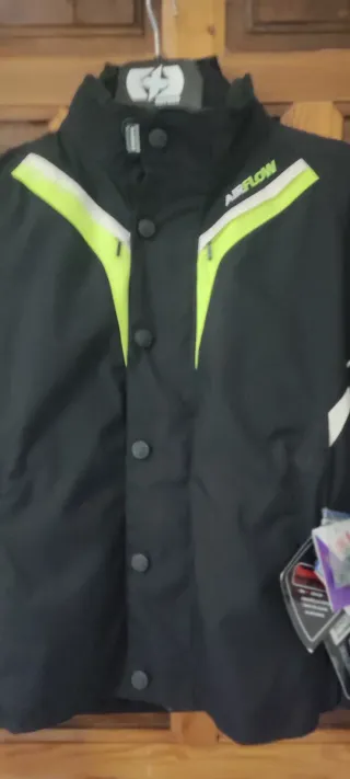 Chaqueta moto negra L sin usar