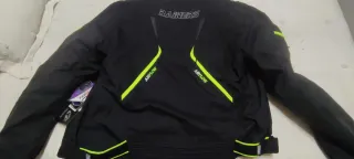 Chaqueta moto negra L sin usar