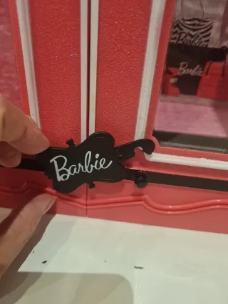 Armario Barbie Rosa con Perchas