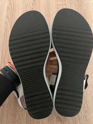 Sandalias cuña mujer blancas y negras