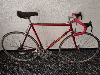 Bicicleta de carretera Derbi Rabasa Roja