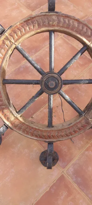 Lámpara antigua timón barco