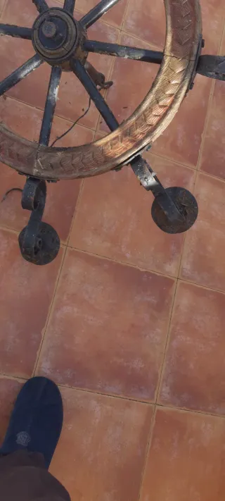 Lámpara antigua timón barco