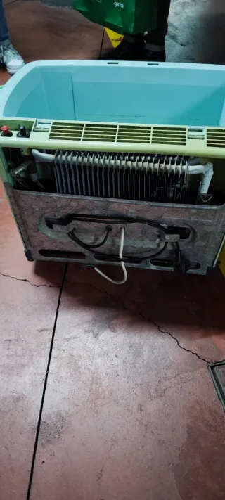 Nevera de camping azul y verde. 40litros.