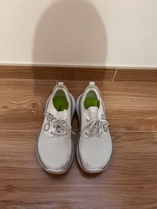 Zapatillas Oofos Blancas