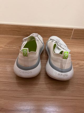 Zapatillas Oofos Blancas