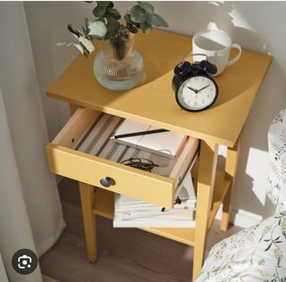 Mesita de noche Ikea Hemnes amarilla