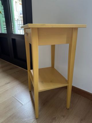 Mesita de noche Ikea Hemnes amarilla