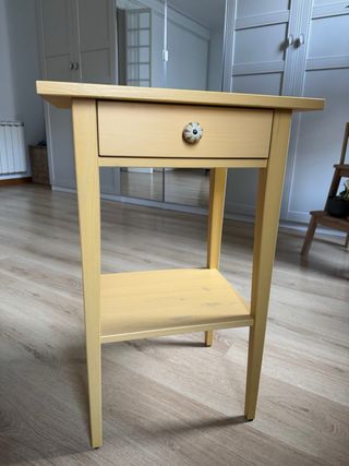Mesita de noche Ikea Hemnes amarilla
