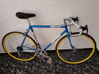 Bicicleta de carretera Larcia azul Italiana