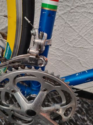 Bicicleta de carretera Larcia azul Italiana