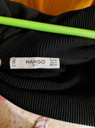 Chaqueta efecto piel estampado serpiente Lefties M