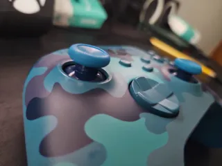Mando Xbox Series X Camuflaje Azul