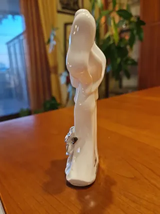 Coppia sposi porcellana bianca con fiore