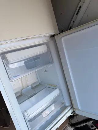 Nevera Indesit