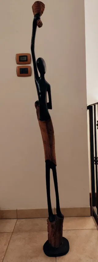 Statua africana legno intagliata a mano