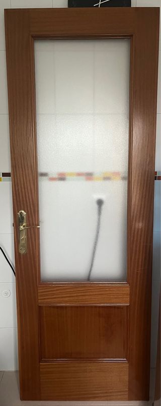 Puerta madera con cristal