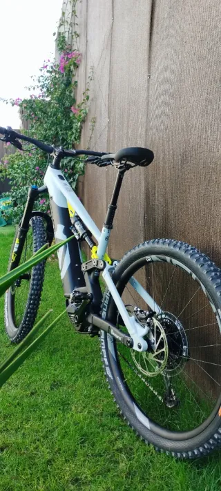 Bicicleta Eléctrica Husqvarna HC4 Enduro.