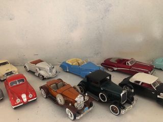 Colección de coches clásicos a escala