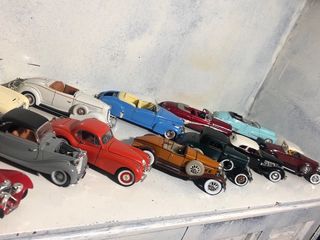 Colección de coches clásicos a escala