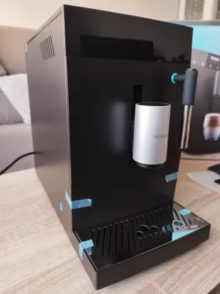 Cafetera superautomática Cecotec Cremmaet Compact