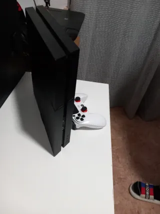 Consola Sony Playstation 4 Negra