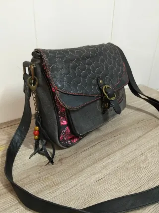 Bolso Lois Negro con Estampado Floral