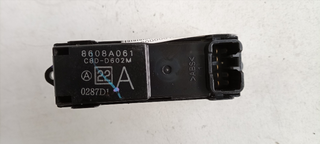 MANDO ELEVALUNAS DELANTERO DERECHO MITSUBISHI OUT