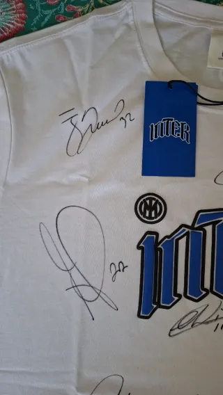 Maglia ufficiale Inter autografata titolari 2025-6