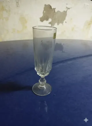 Bicchieri eleganti in vetro