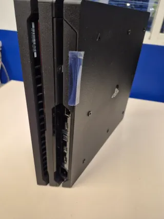 Ps4 Pro 1TB con dos mandos + juegos