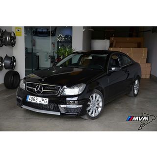 Parrilla frontal Mercedes Clase C W204 tipo C63 AM