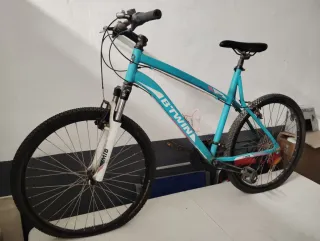 Bicicleta MTB B'TWIN con amortiguador