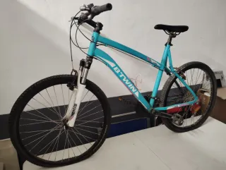 Bicicleta MTB B'TWIN con amortiguador