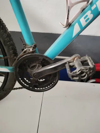 Bicicleta MTB B'TWIN con amortiguador