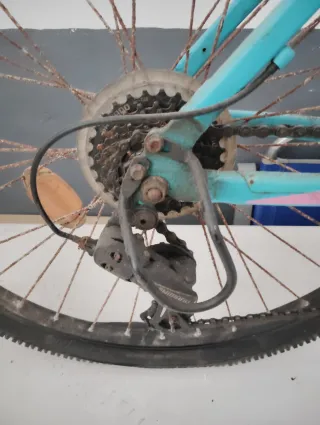 Bicicleta MTB B'TWIN con amortiguador