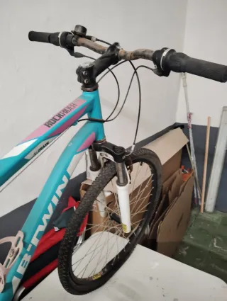 Bicicleta MTB B'TWIN con amortiguador