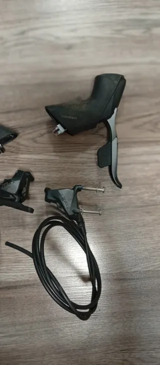 Pinzas y Manetas SRAM Force