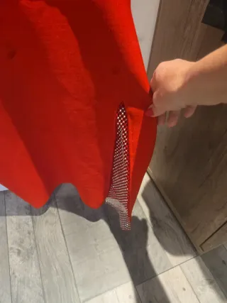 Vestido rojo con pedrería