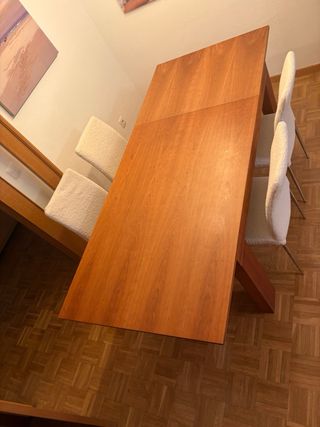 Mesa Comedor Madera con 4 Sillas Tapizadas